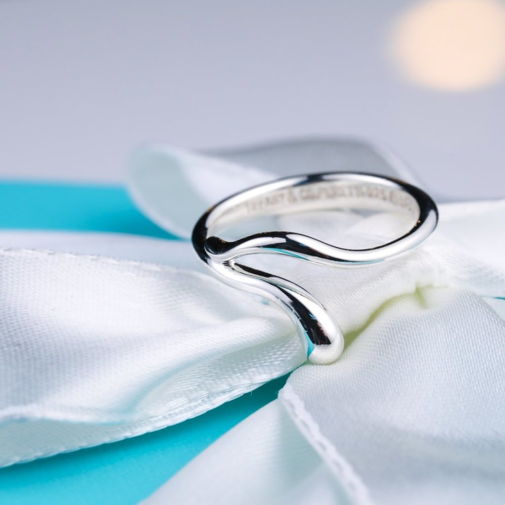 Tiffany & Co. Snake Ring Vintage Elsa Peretti Teardrop band in Silver Size 6.5 - Picture 5 of 7